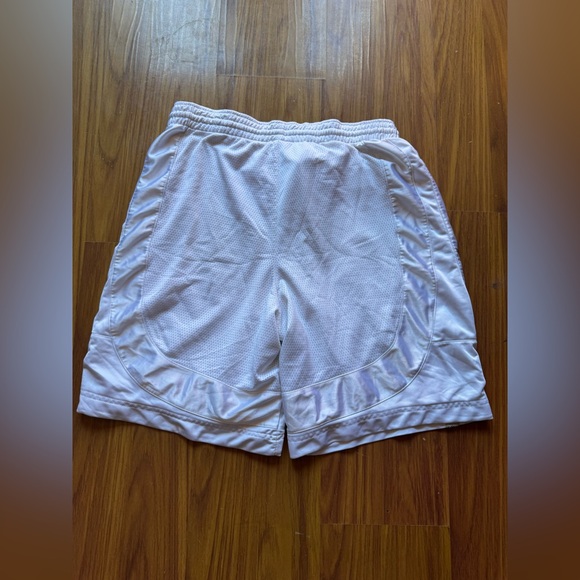 White Men's Athletic Shorts size medium - Picture 8 of 11